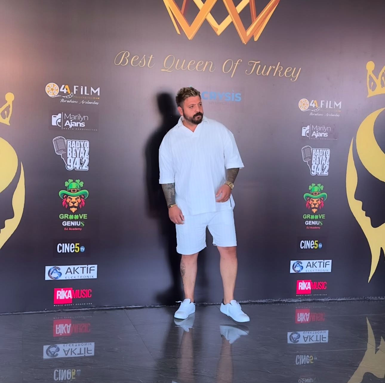 Yusuf Can Karapınar: Medya ve Müzik Dünyasının Çok Yönlü Yıldızı