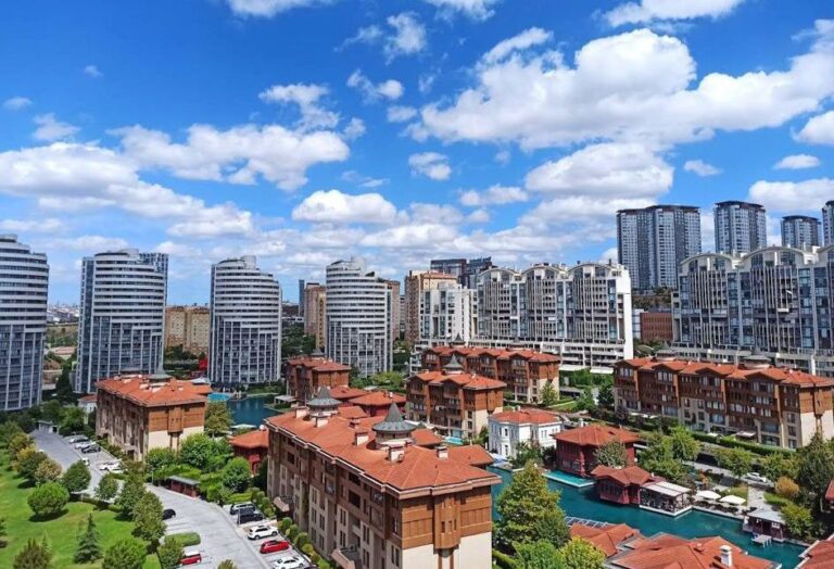 Küçükçekmece’de 14 Bin 800 Kişinin Yaşadığı Huzurlu Yaşam Alanı: Bosphorus City